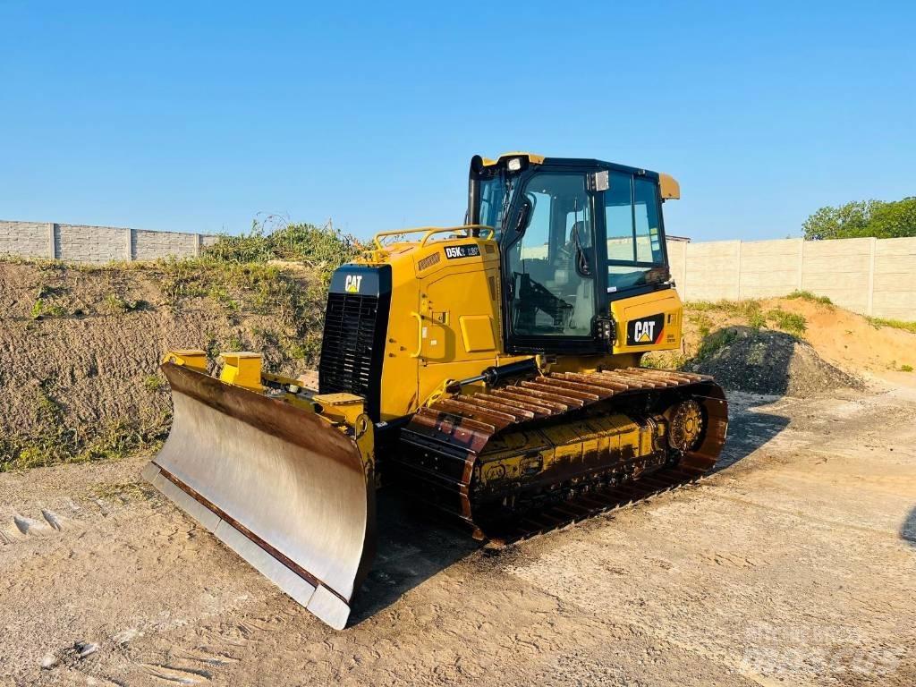CAT D 5 K 2 LGP بلدوزرات مجنزرة