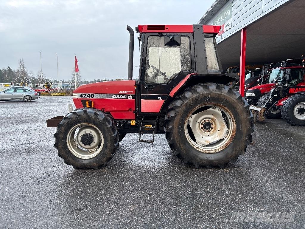 Case IH 4240-4 XL الجرارات