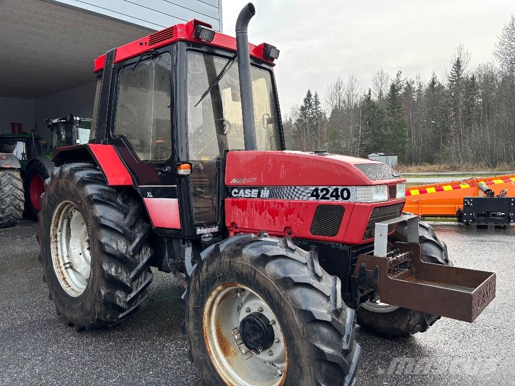 Case IH 4240-4 XL الجرارات
