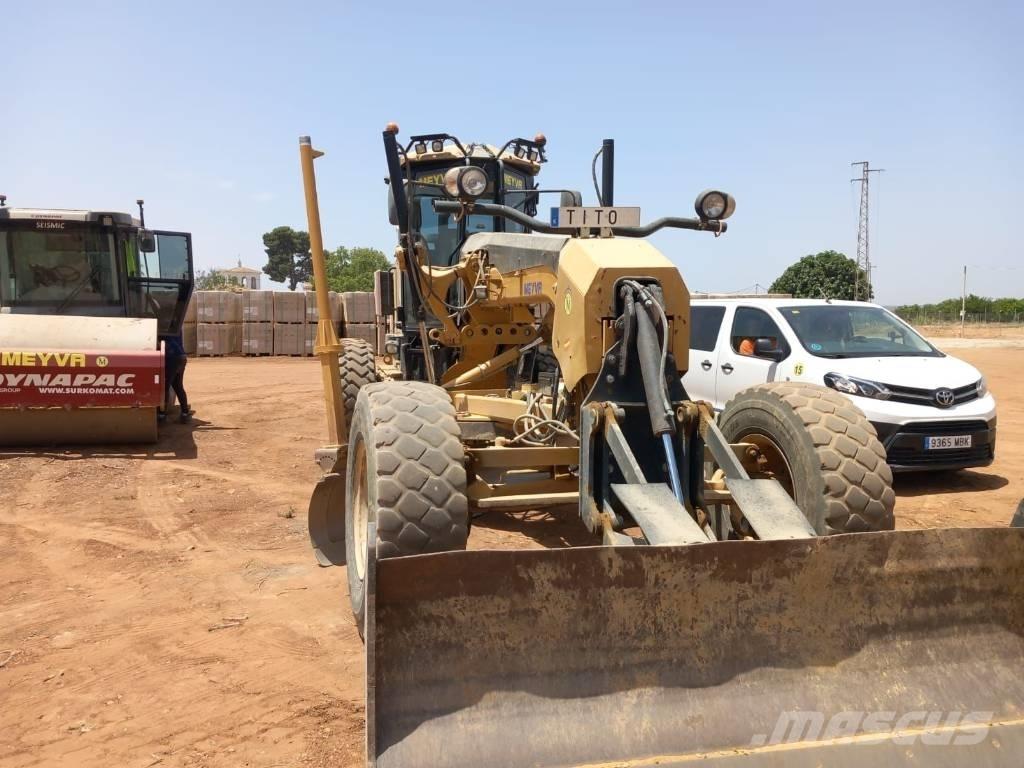 CAT 140 M معدات تمهيد الطرق