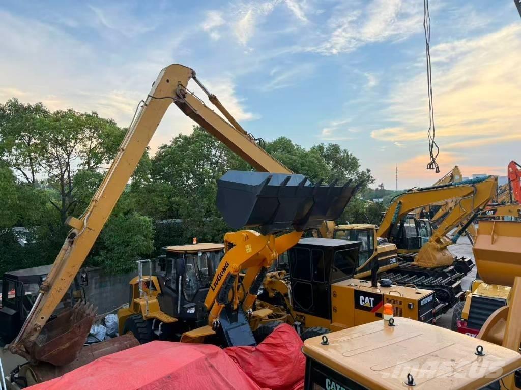 CAT 320 B L حفارات زحافة