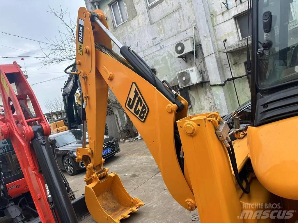 JCB 3 CX لوادر ذات جرافات عكسية