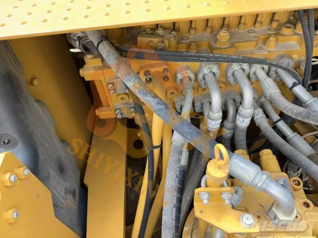 CAT 330 حفارات زحافة