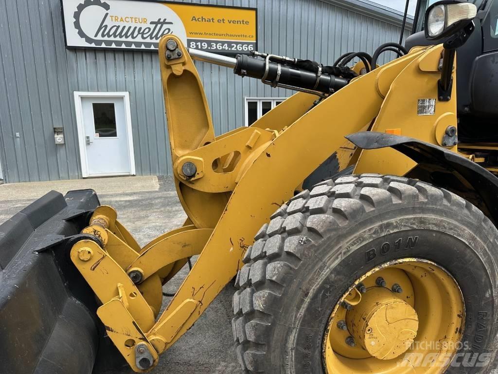 CAT 914 M لوادر بعجل