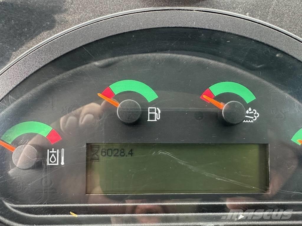 CAT 914 M لوادر بعجل