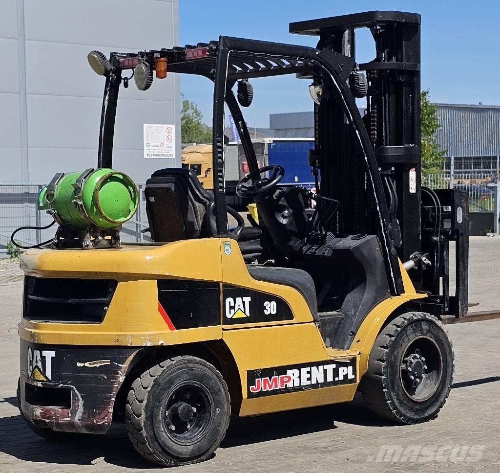 CAT GP 30 N شاحنات LPG