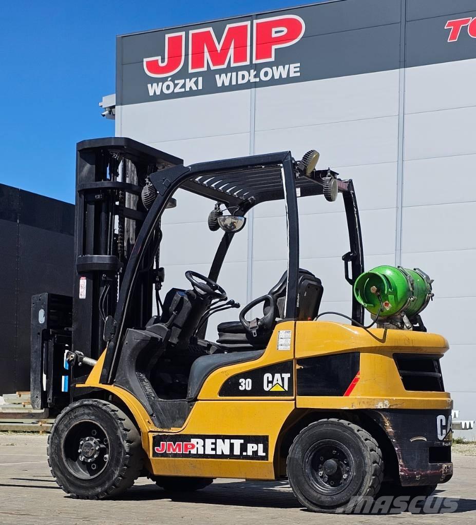 CAT GP 30 N شاحنات LPG