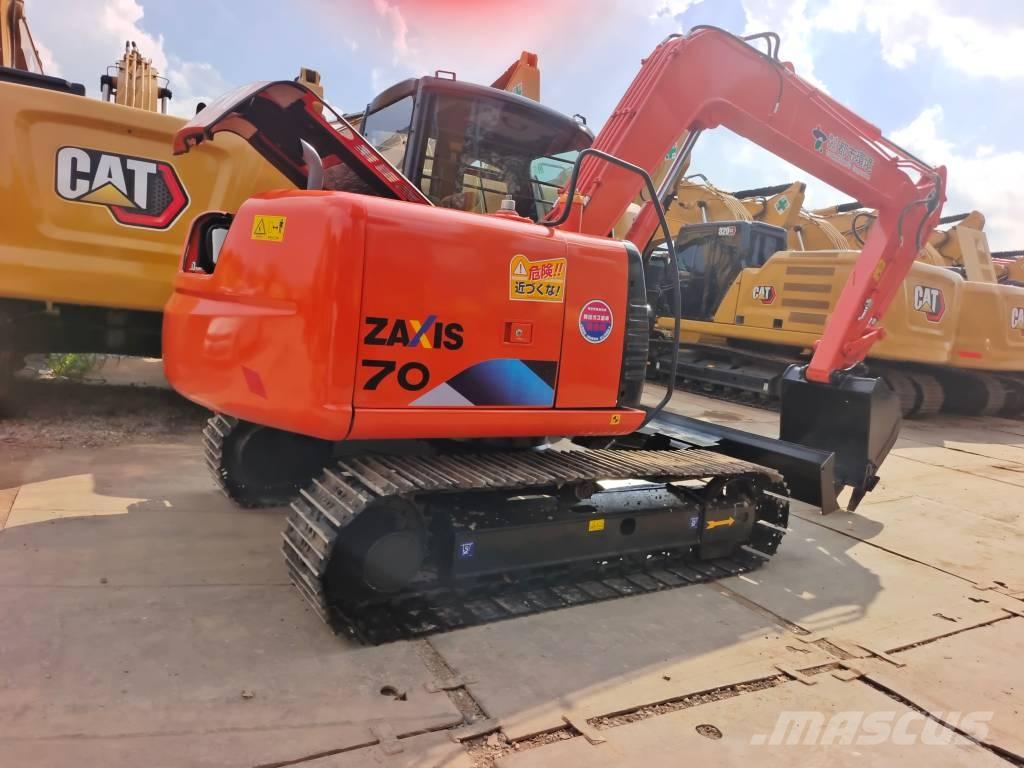 Hitachi ZX 70 حفارات وسط 7 طن - 12 طن