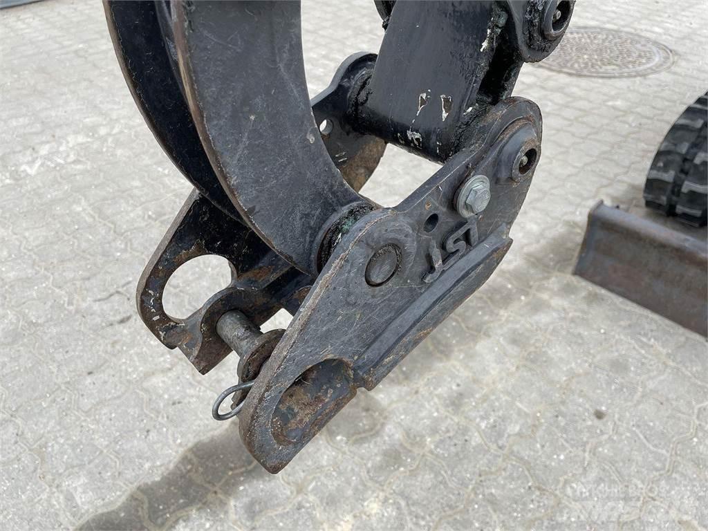 Bobcat E10 حفارات بعجل