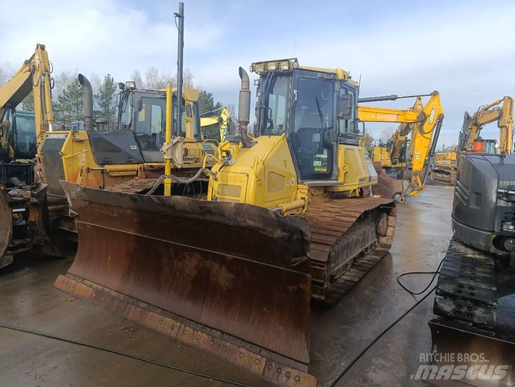 Komatsu D 51 PX-22 بلدوزرات مجنزرة