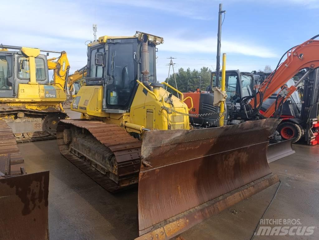 Komatsu D 51 PX-22 بلدوزرات مجنزرة