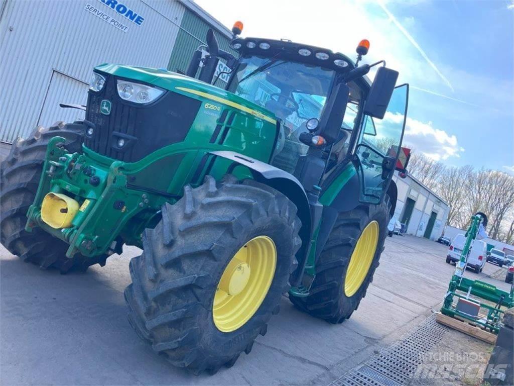 John Deere 6250R الجرارات