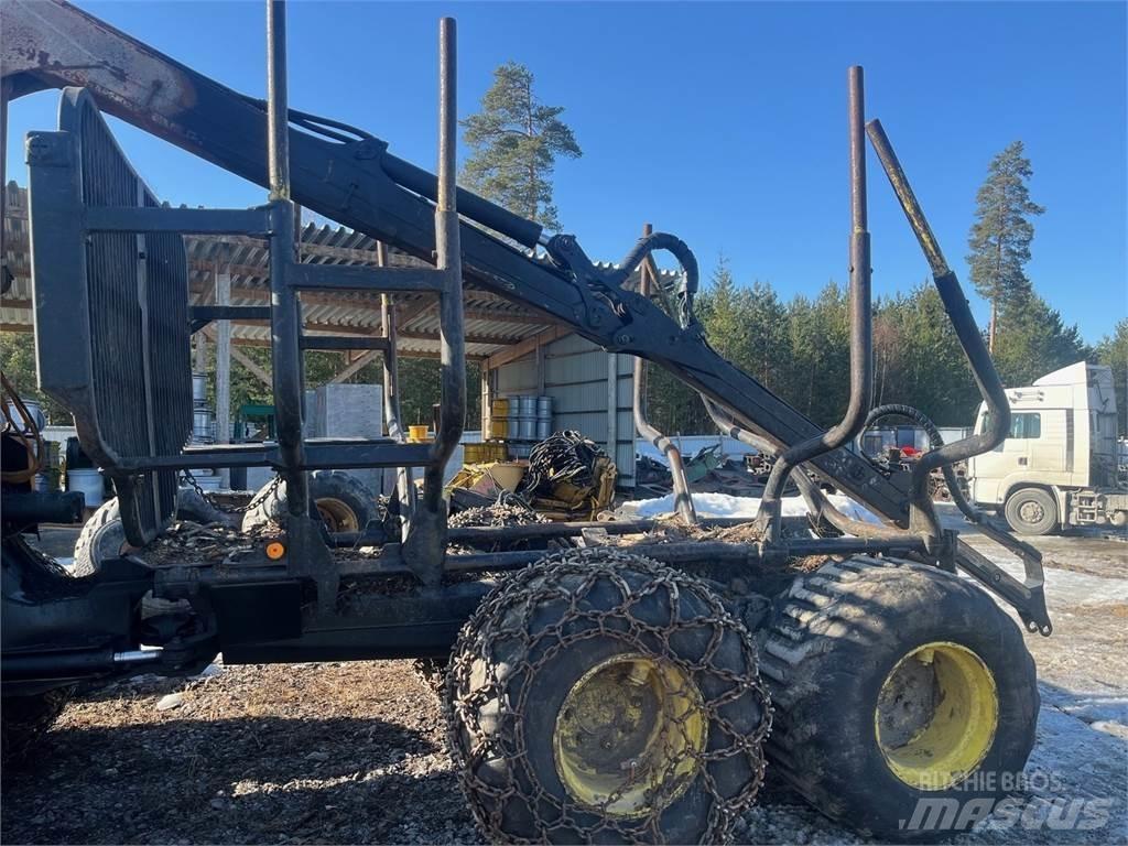 Timberjack 810B شاحنات