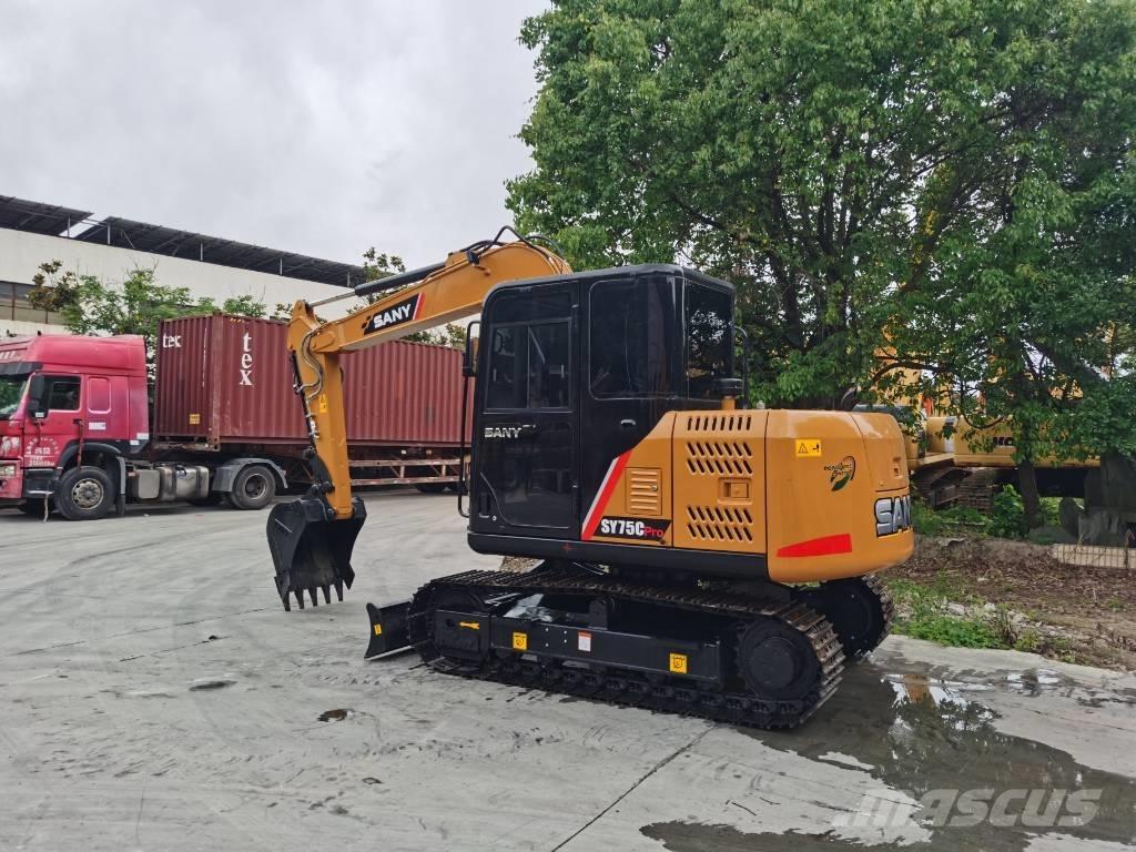 Sany SY 75 C حفارات زحافة