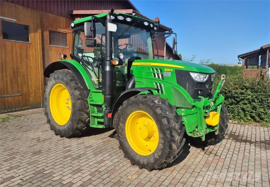 John Deere 6130R الجرارات