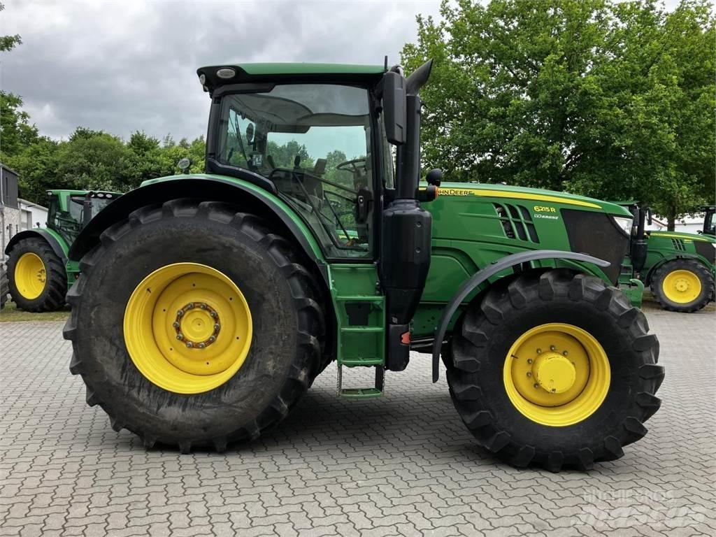John Deere 6215R الجرارات