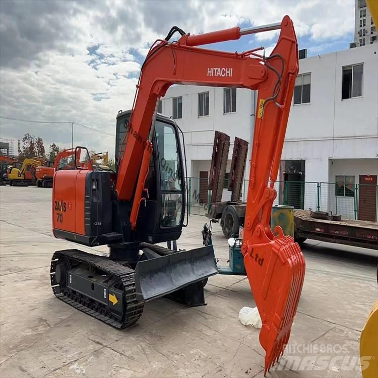 Hitachi zx70 حفارات زحافة