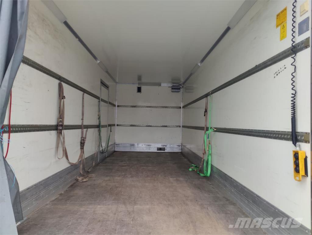 Renault Midlum شاحنات بدرجة حرارة قابلة للضبط