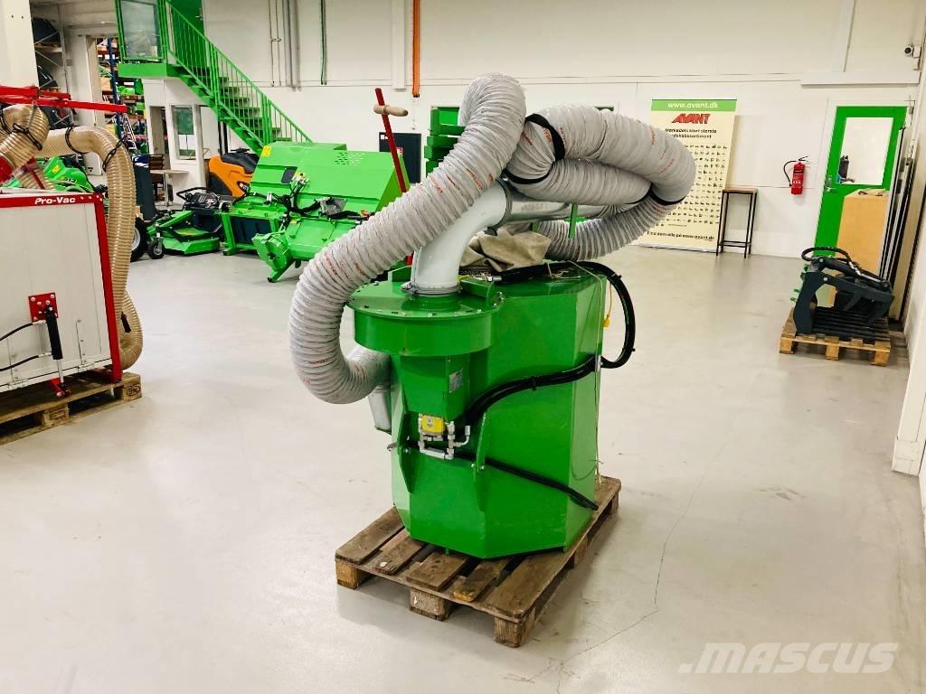 Croni Løvsuger ماكينات أخرى لتجهيز الأراضي