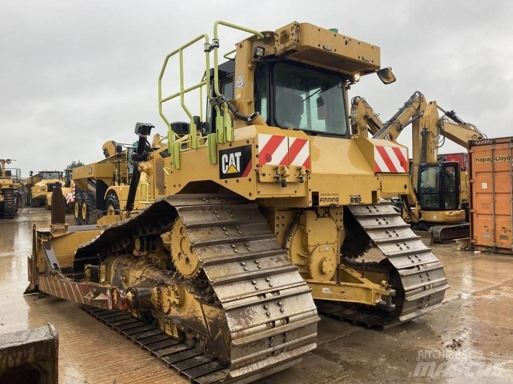 CAT D 6 T LGP بلدوزرات مجنزرة