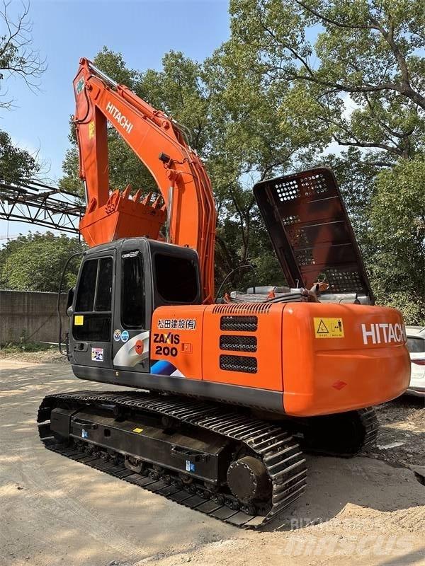 Hitachi 200 حفارات بعجل