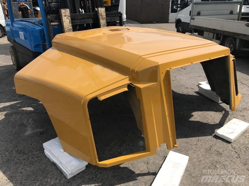 CAT 735 B Hood الشاسيه والتعليق