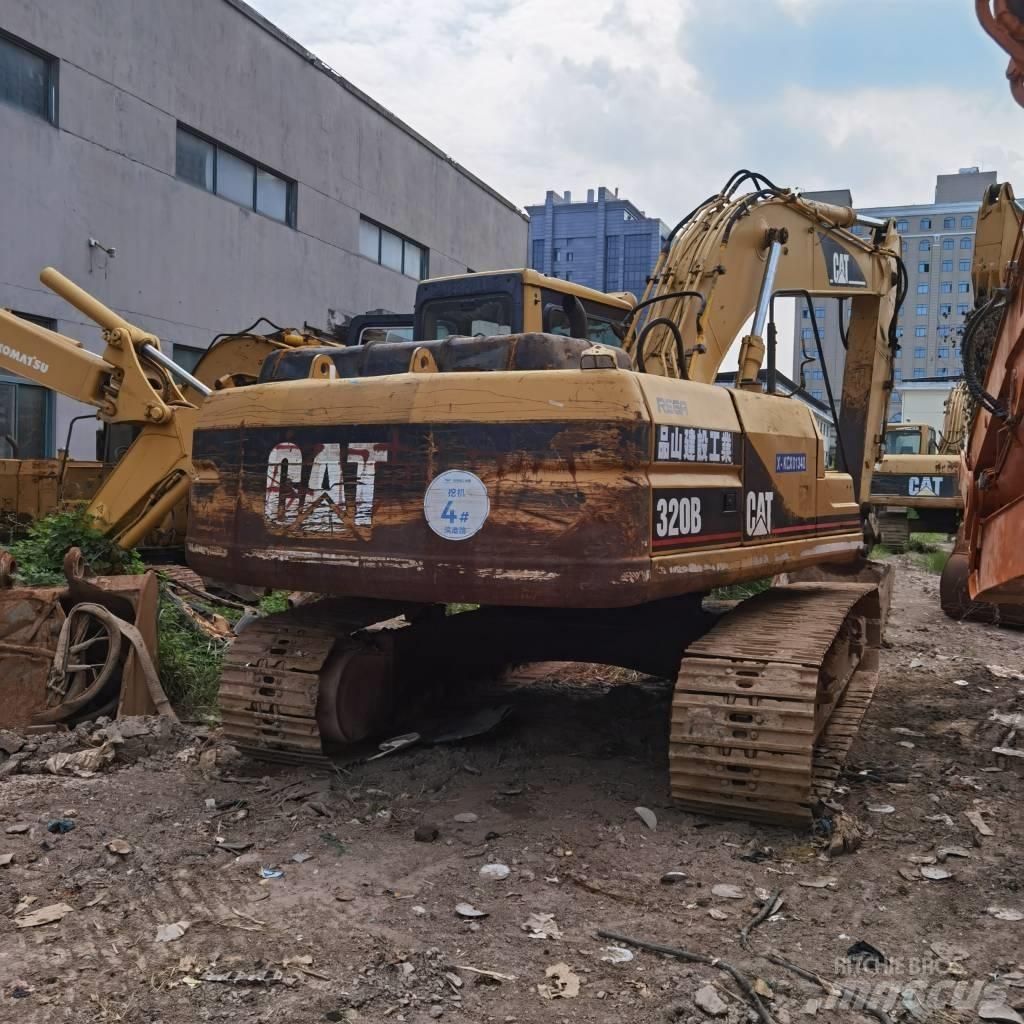 CAT 320 B L حفارات زحافة
