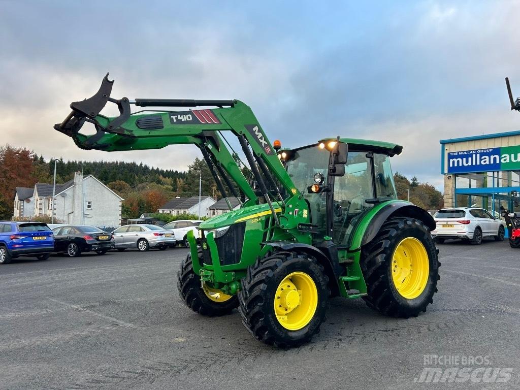 John Deere 5125 R الجرارات