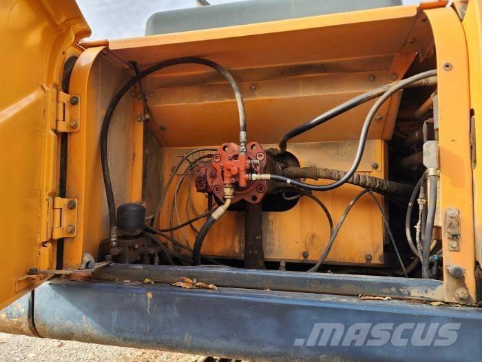 Hyundai Robex 300 LC حفارات زحافة