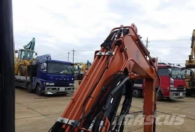 Hitachi 30 حفارات زحافة