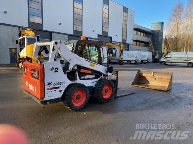 Bobcat S 590 لوادر انزلاقية التوجيه