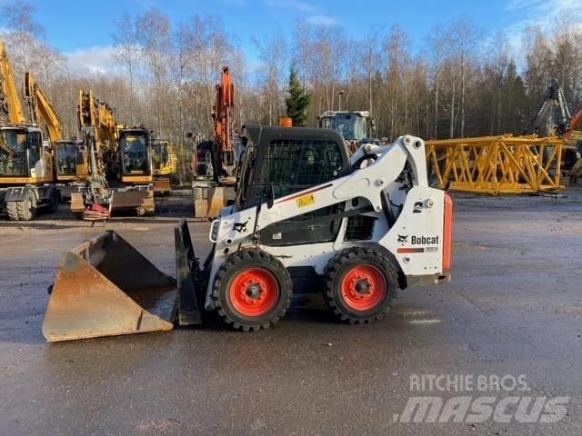 Bobcat S 590 لوادر انزلاقية التوجيه