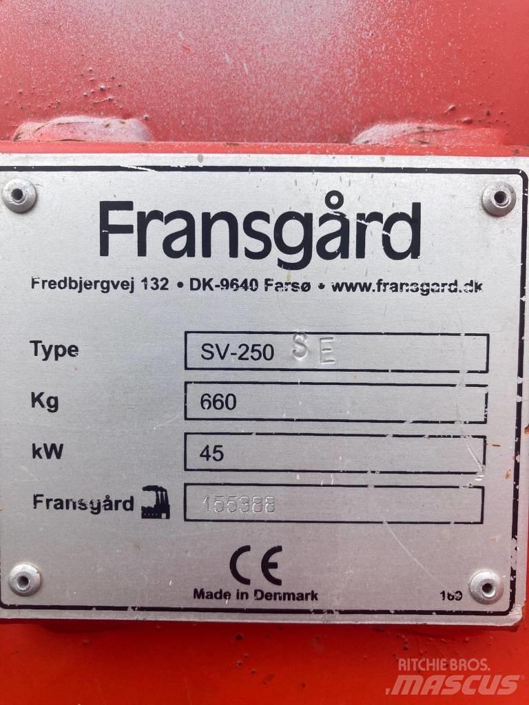 Fransgård SV-2500 مكابس وميبسات التبن