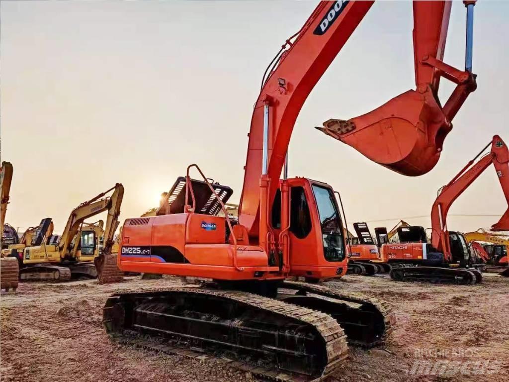 Doosan DH 225 LC-7 حفارات زحافة