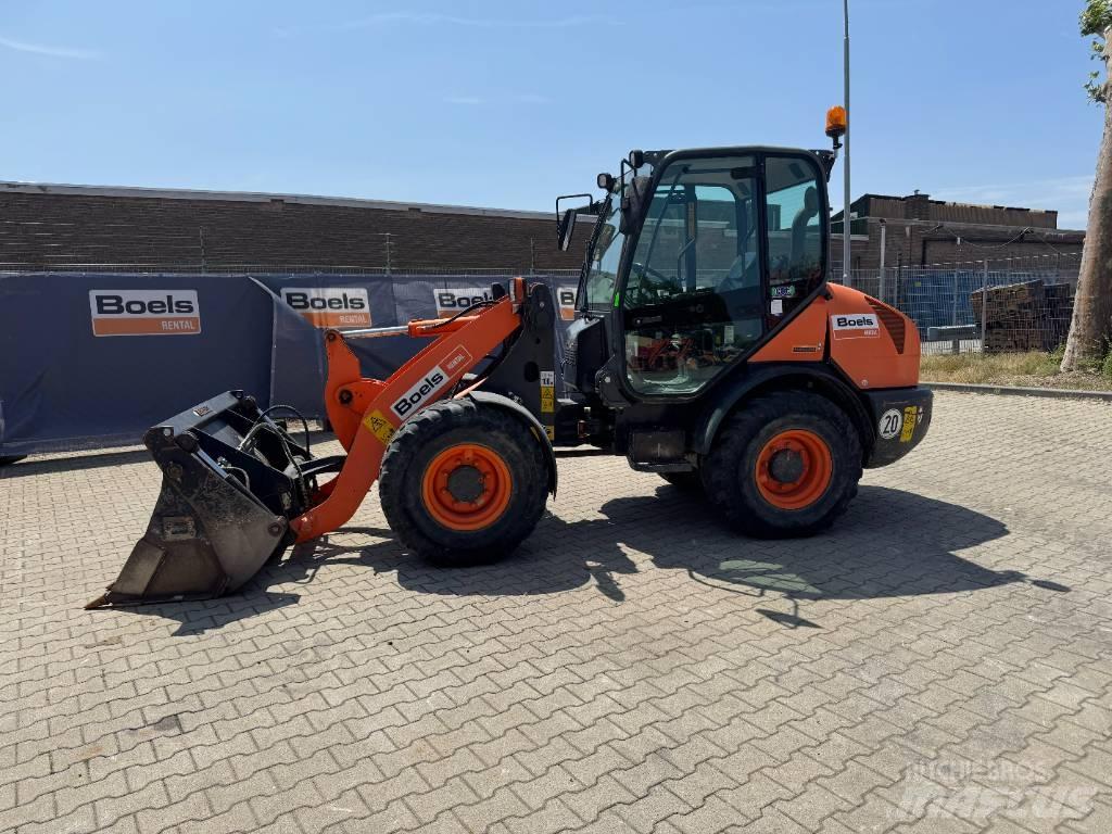 Komatsu WA70-7 لوادر بعجل