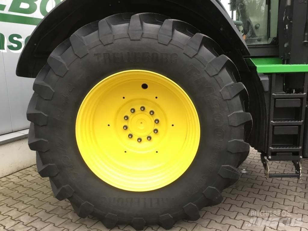 John Deere 7R330 الجرارات