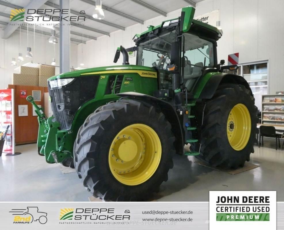 John Deere 7R 330 الجرارات