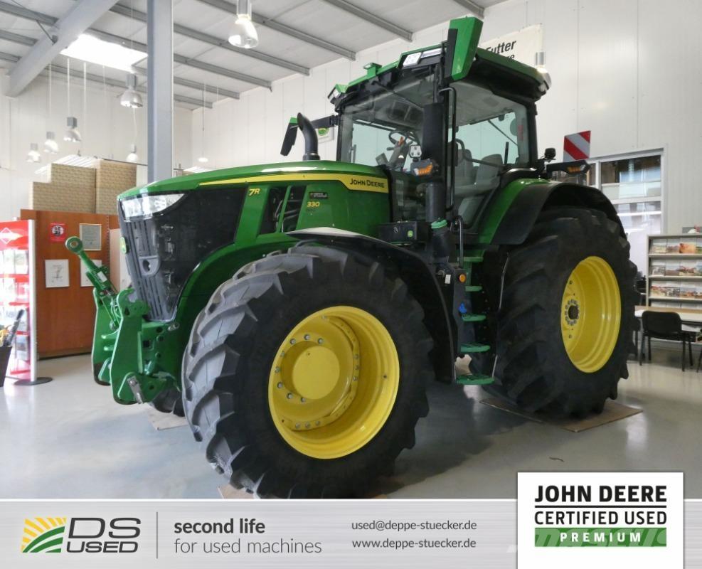 John Deere 7R 330 الجرارات