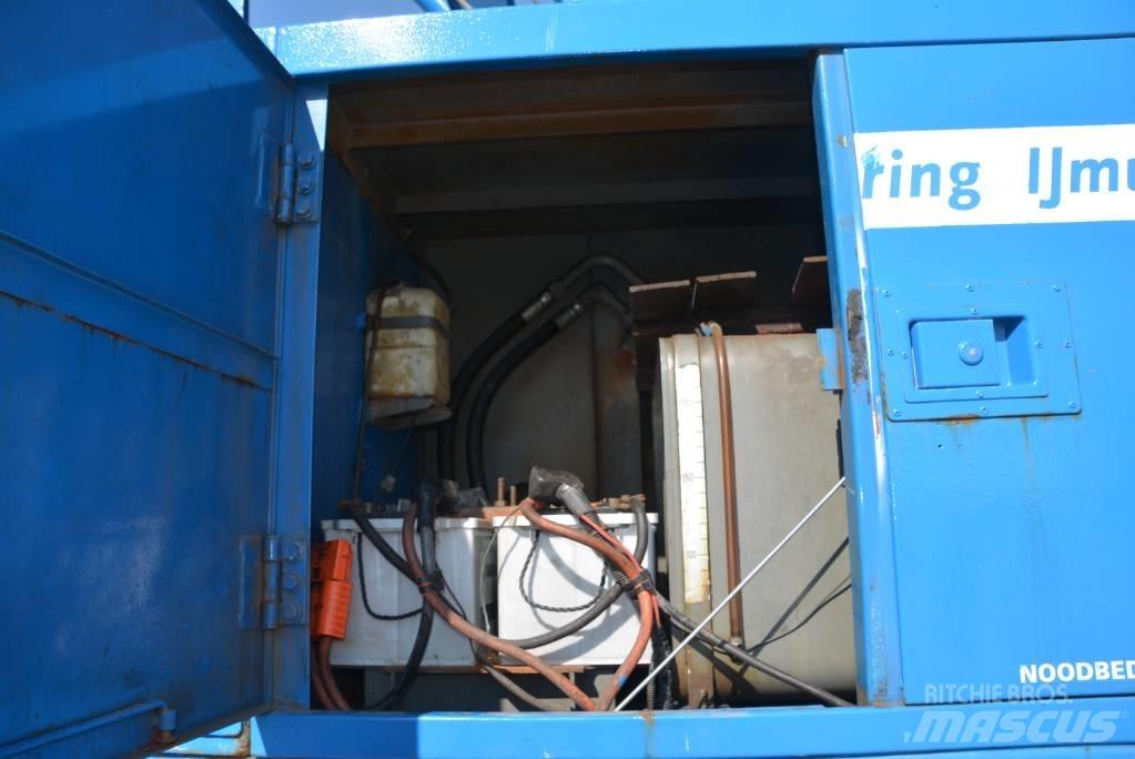 Hitachi KH 180-3 رافعات مجنزرة