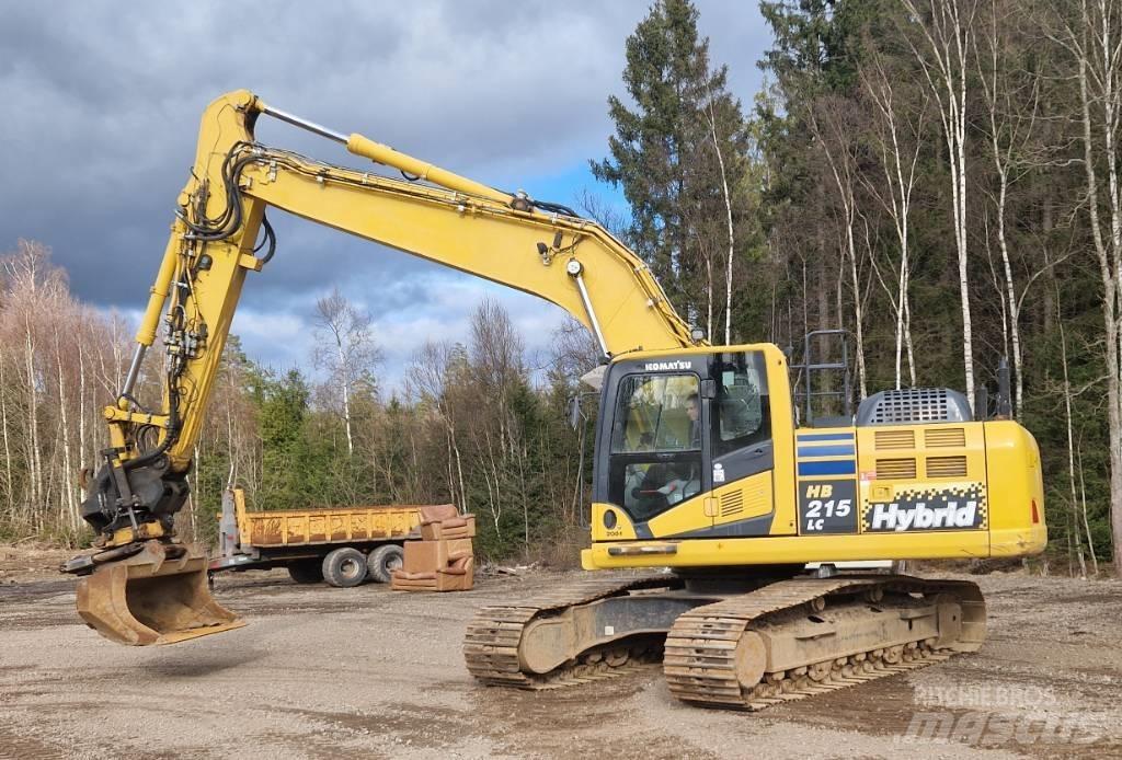 Komatsu HB 215 LC-2 حفارات زحافة