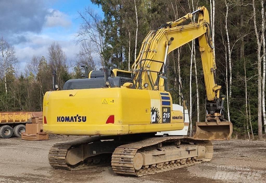 Komatsu HB 215 LC-2 حفارات زحافة