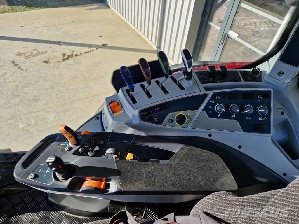 Valtra T 194 الجرارات