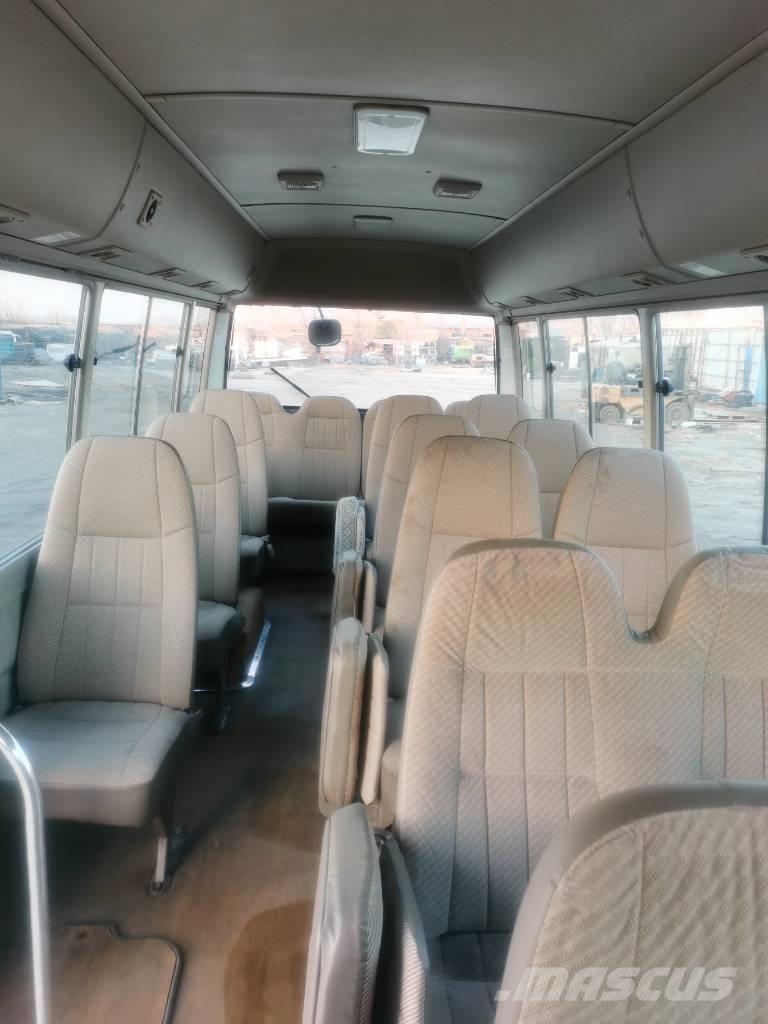 Toyota Coaster Bus حافلة صغيرة