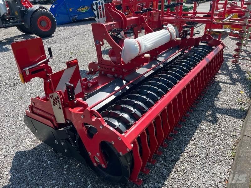 Horsch Kredo 3 HD الكاسحات وقلابات التربة ذات المحركات