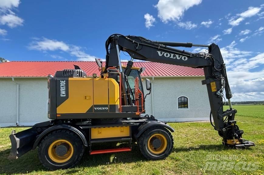 Volvo EWR 170 E حفارات بعجل