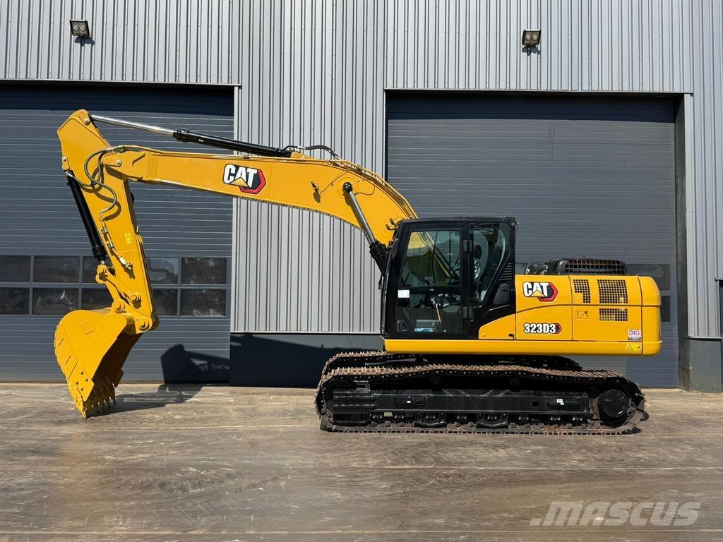 CAT 323D3 حفارات زحافة