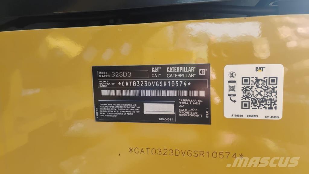 CAT 323D3 حفارات زحافة