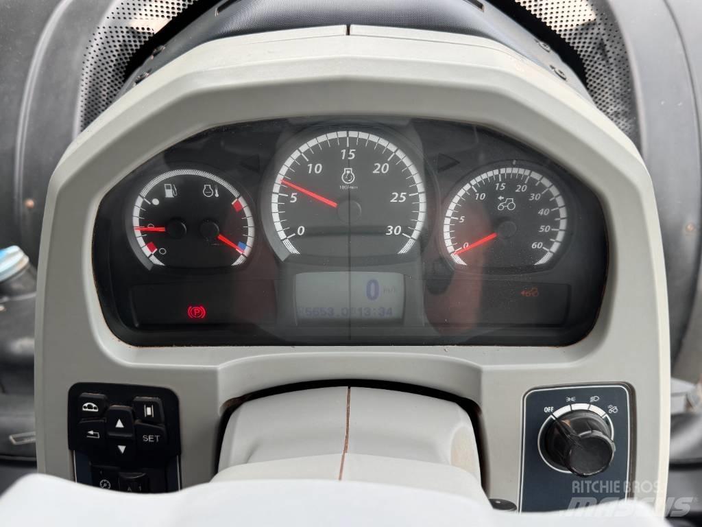 Valtra T 174 الجرارات