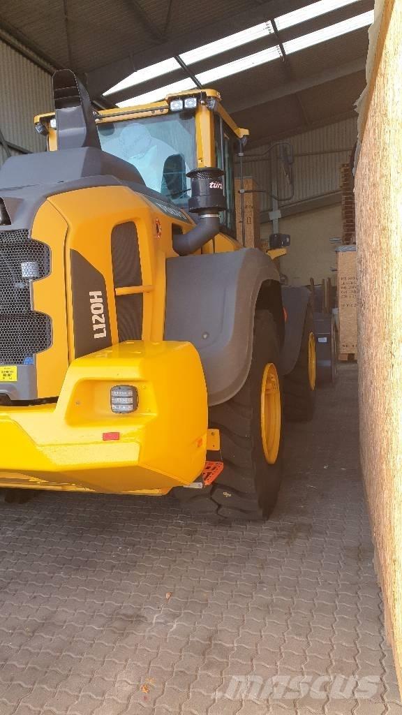 Volvo L 120 H لوادر بعجل