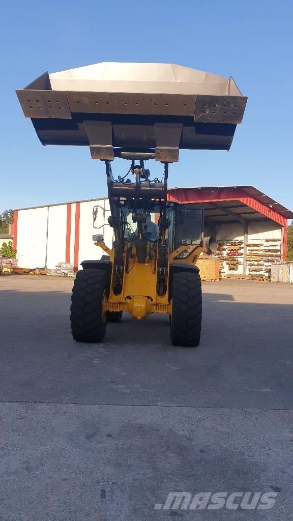 Volvo L 120 H لوادر بعجل